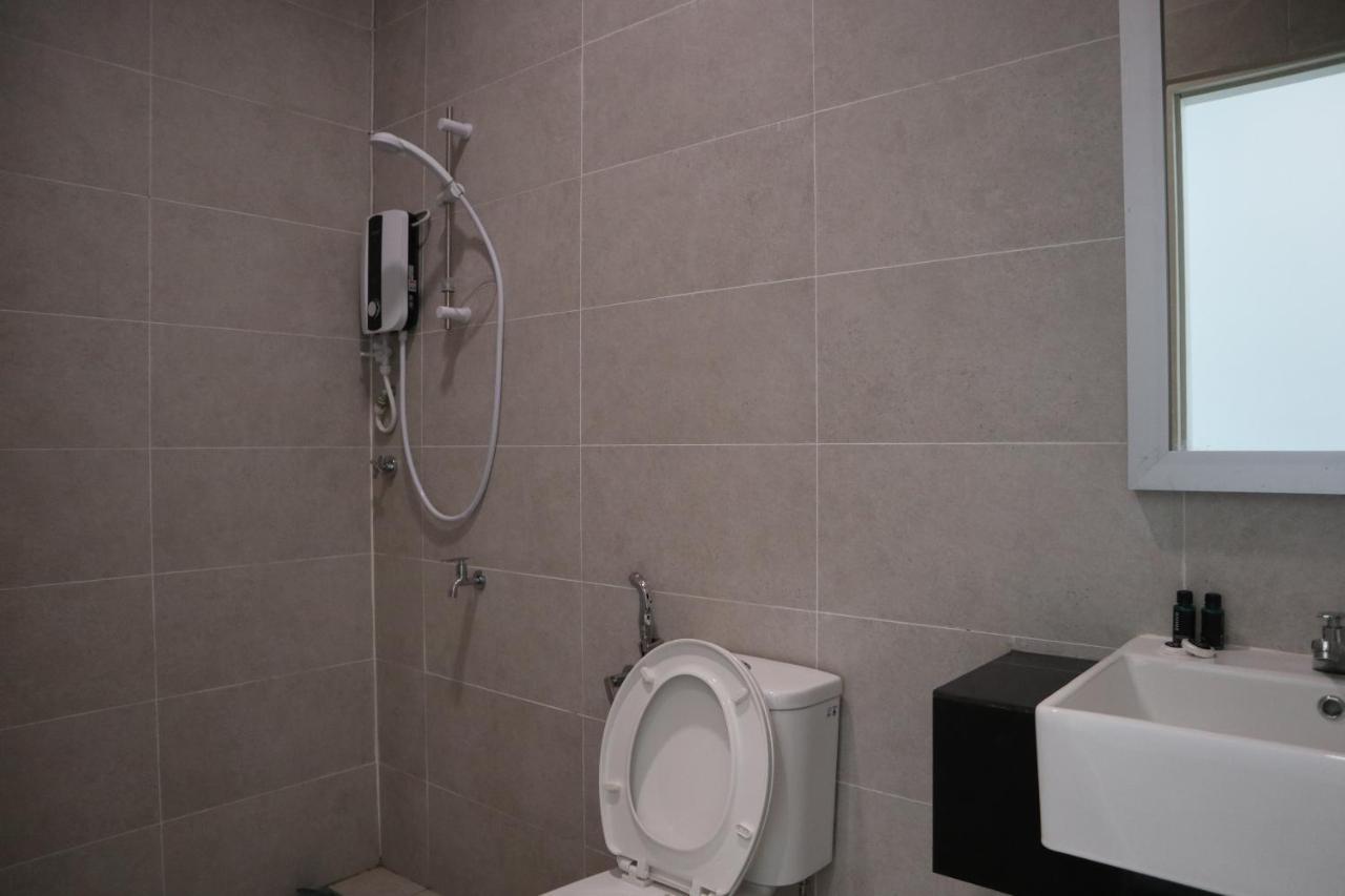 Zen66 @ Roxy Serviced Apartment Kuching Extérieur photo