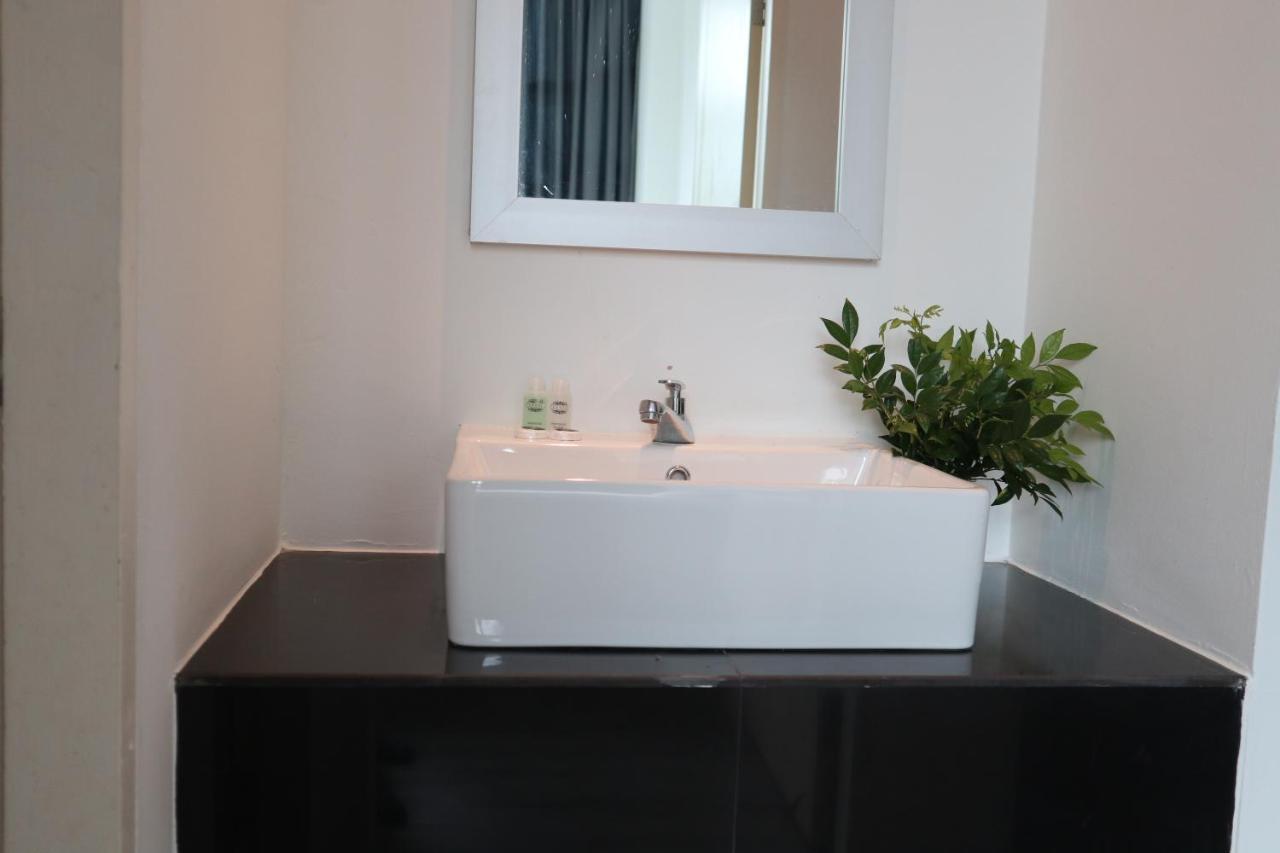 Zen66 @ Roxy Serviced Apartment Kuching Extérieur photo