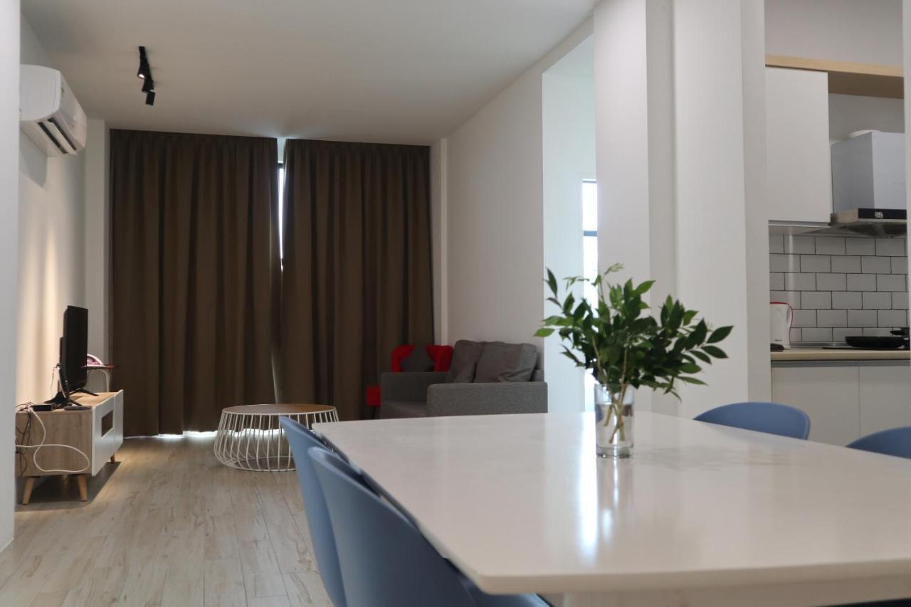 Zen66 @ Roxy Serviced Apartment Kuching Extérieur photo